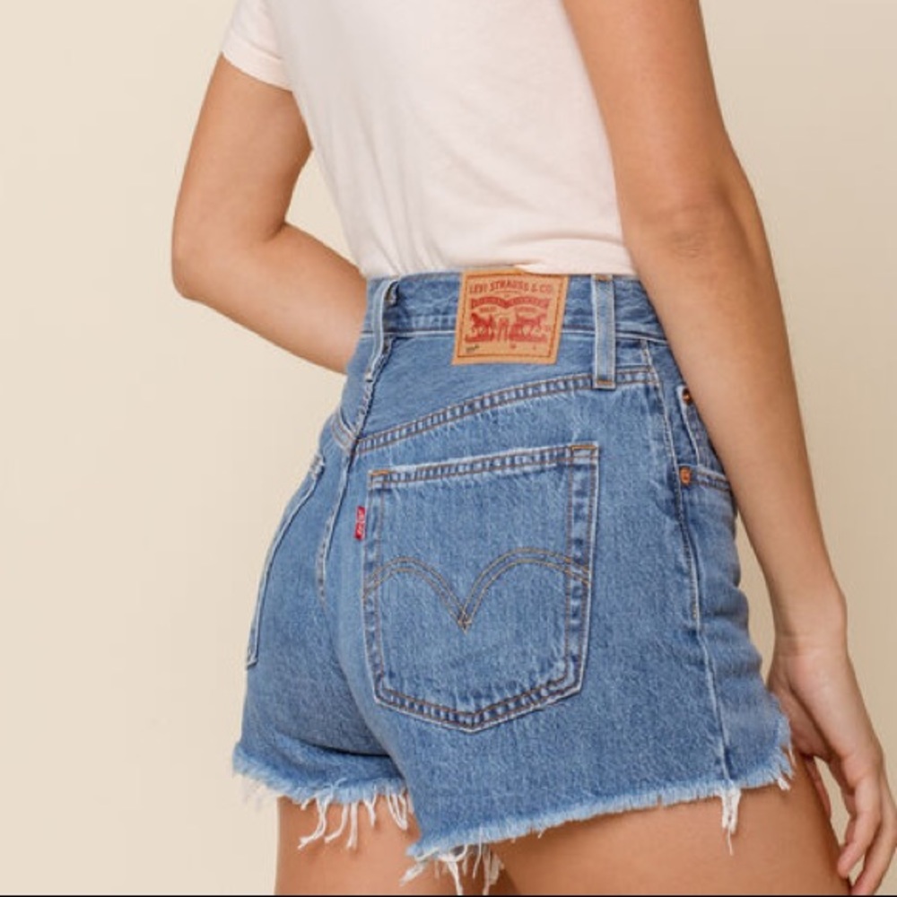 VINTAGE LEVI’S 501 Original high rise denim shorts